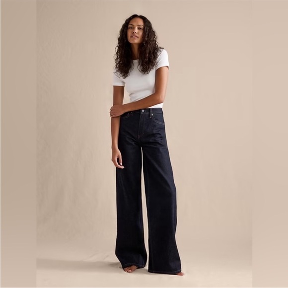 Banana Republic Denim - NWT! Banana Republic Dark Rinse Wash The Icon Classic Wide-Leg Jean 🩷 825977